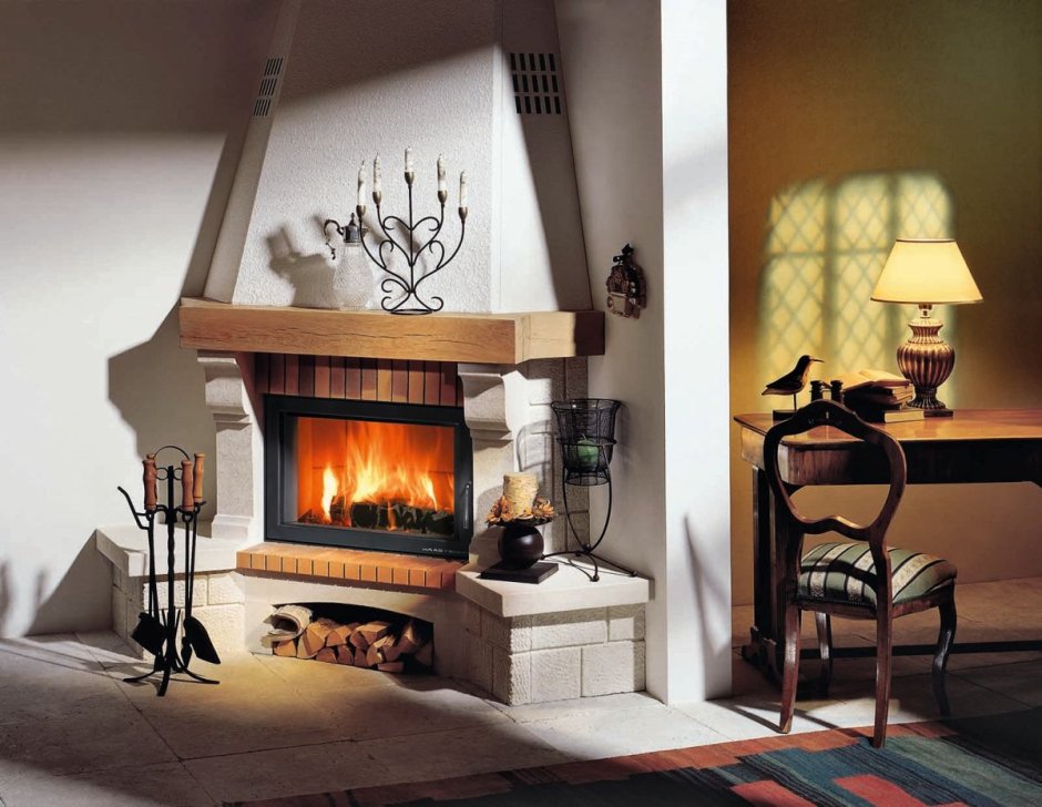 Плитка возле камина