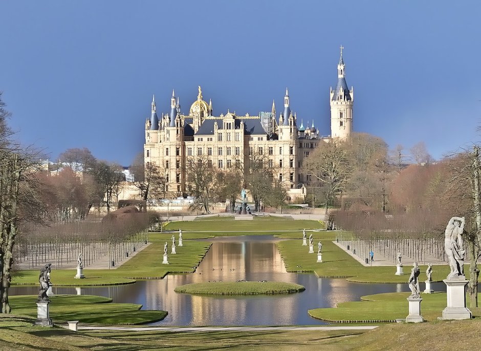 Шверинский замок (Schwerin Castle)