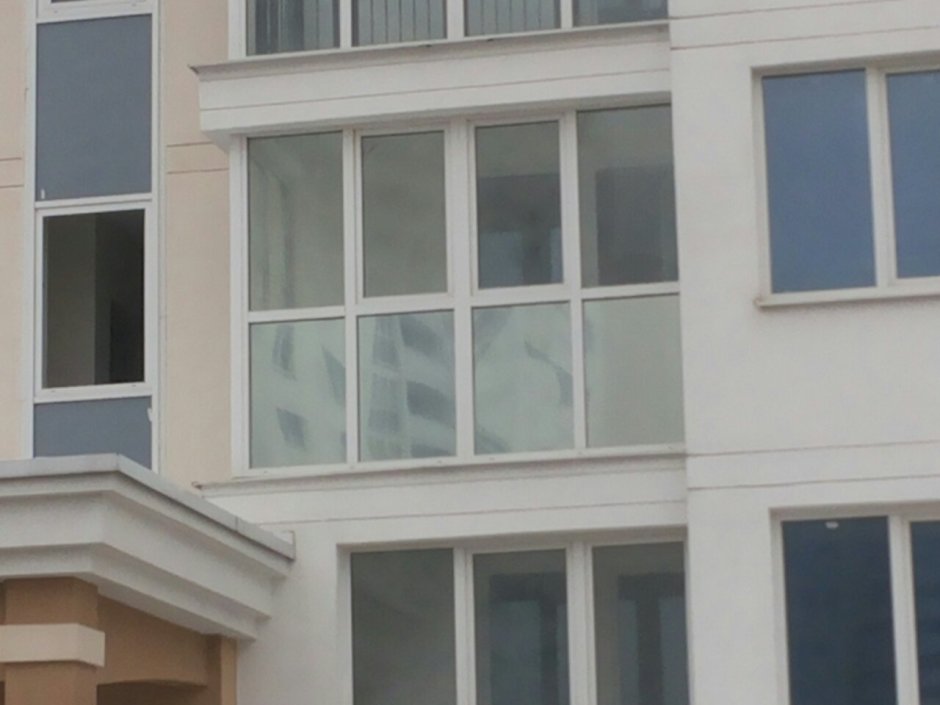 Матовая пленка на стекло балкона