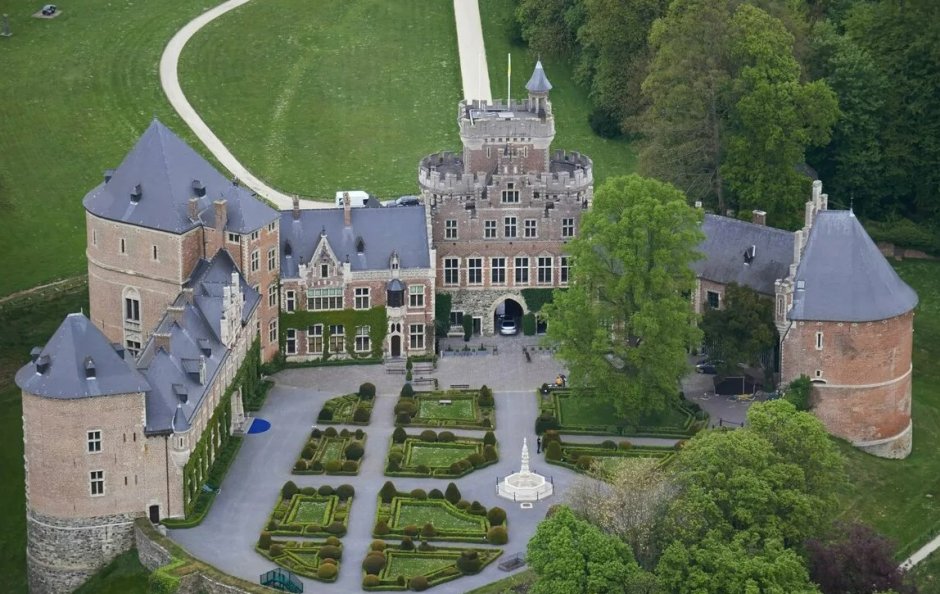 Замок Гаасбек Бельгия