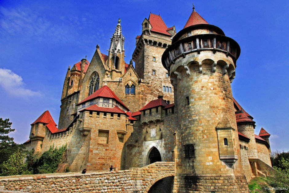 Замок сен-Пьер Castello di Saint Pierre