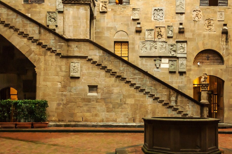 Музей Барджелло во Флоренции
