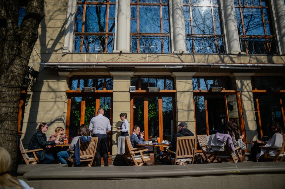Патриаршие пруды кафе рядом