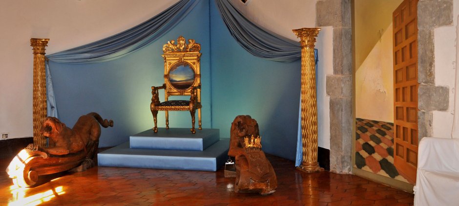 Музей Гала дали Испания Пуболь