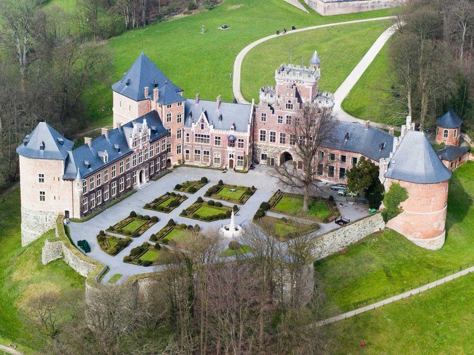 Замок Гаасбек (Kasteel van Gaasbeek)