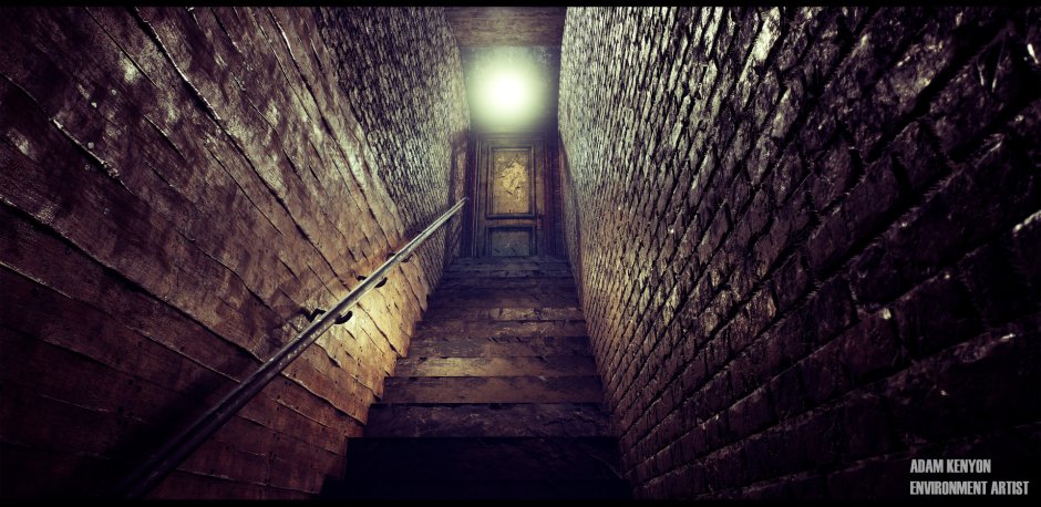 Лестница под лестницей в подвал
