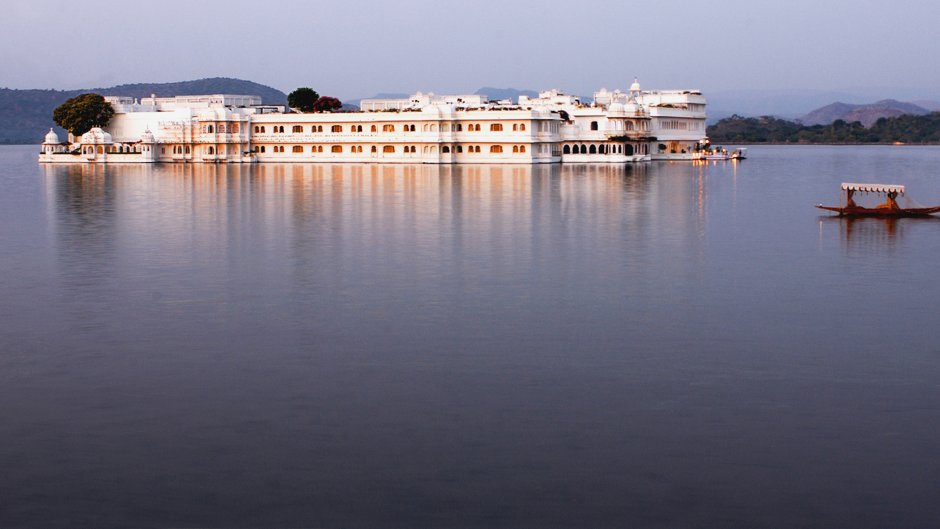 Дворец озера Пикола в Индии