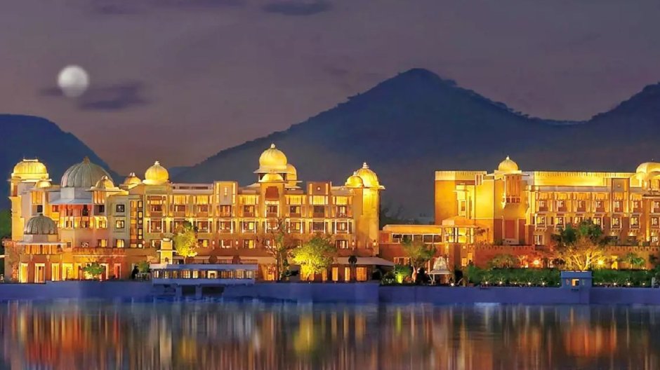 Дворец озера Пикола в Индии