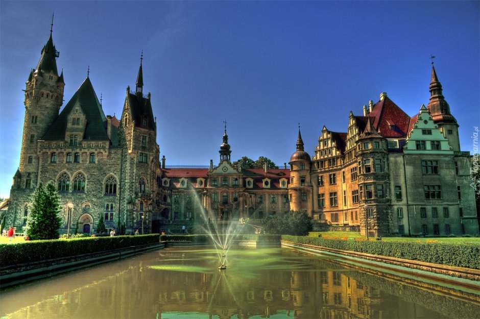 Мощенский замок Польша