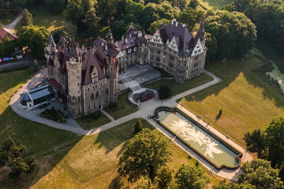 Мошненский замок Польша