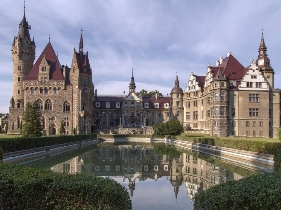Мошненский замок Польша