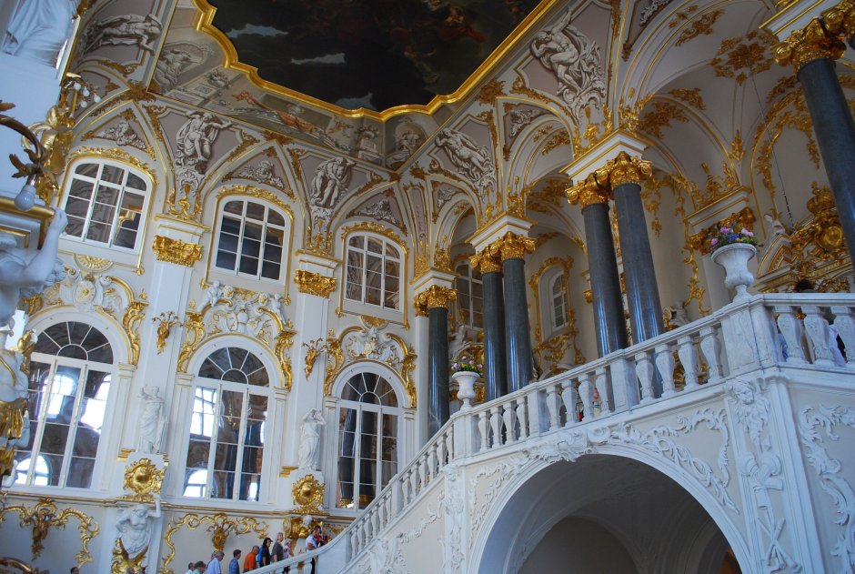 Сводчатые потолки Екатерининского дворца