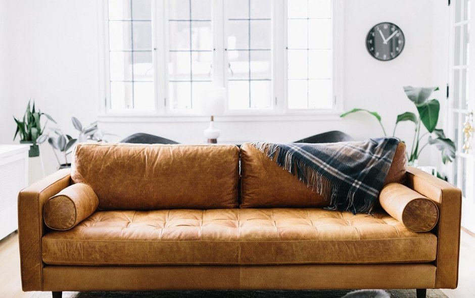 Бежевый диван в интерьере