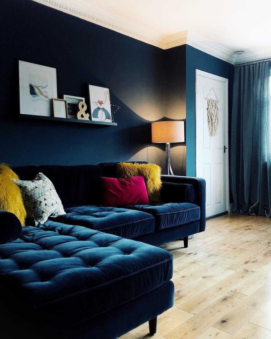 Маленький диванчик в интерьере