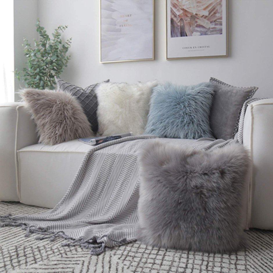 Шторы под голубой диван