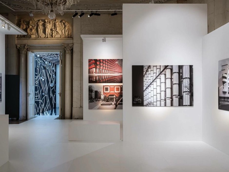 Интерьер современного музея