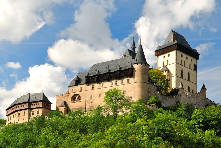 Замок Зацвай (Burg Satzvey)