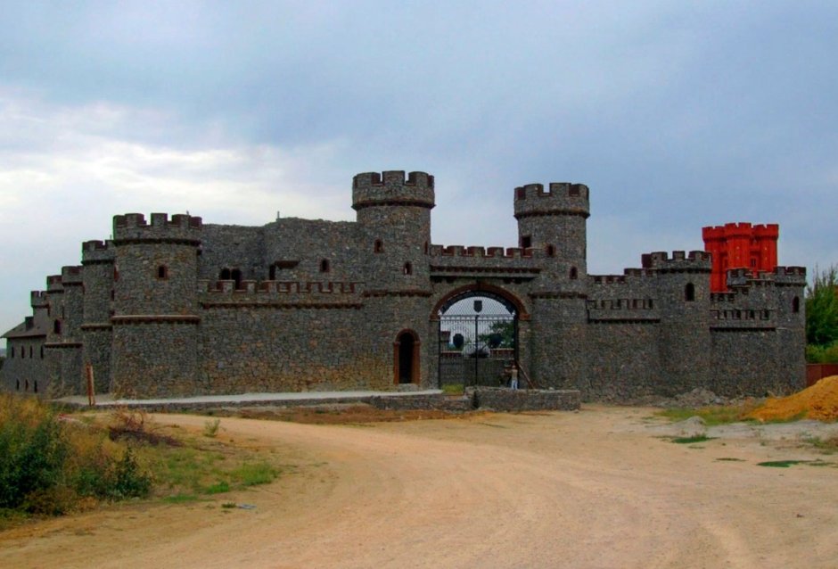 Замок в Недвиговке Ростовской
