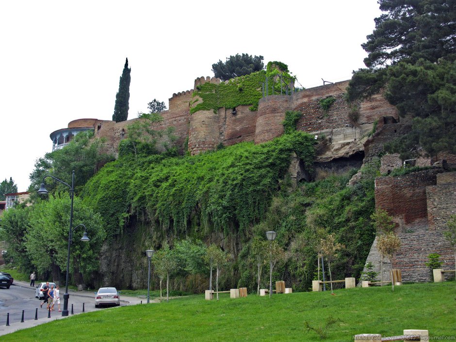 Баня царя Ираклия в Тбилиси