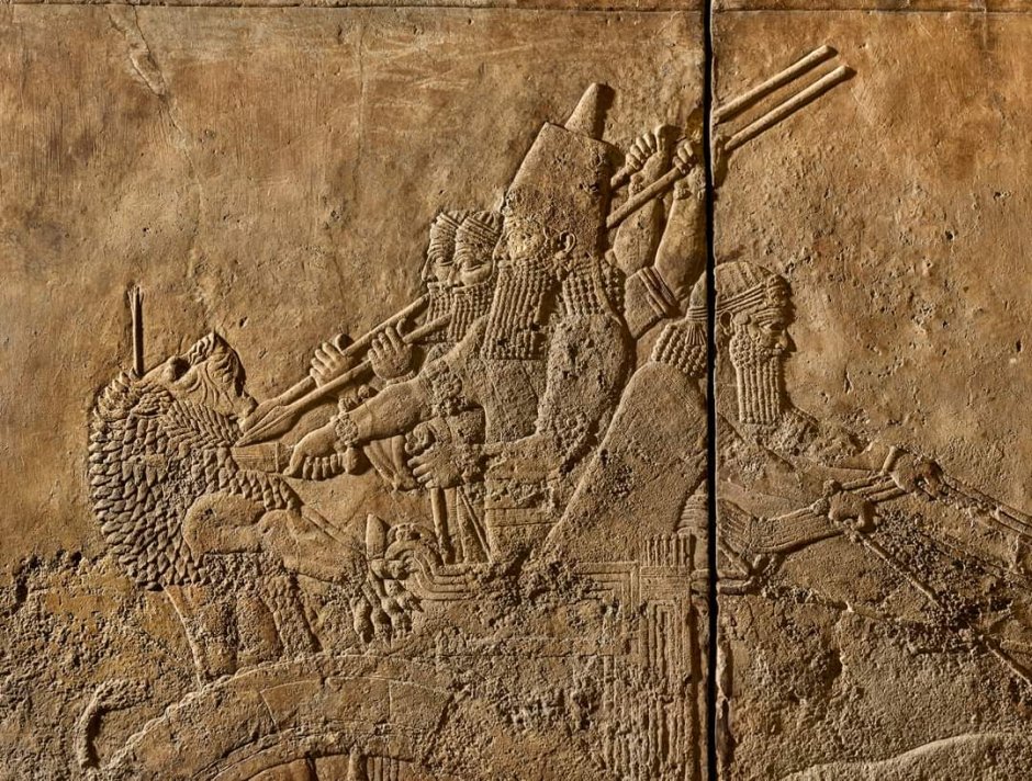 Ассирийский царь Ашшурбанапал древний рельеф