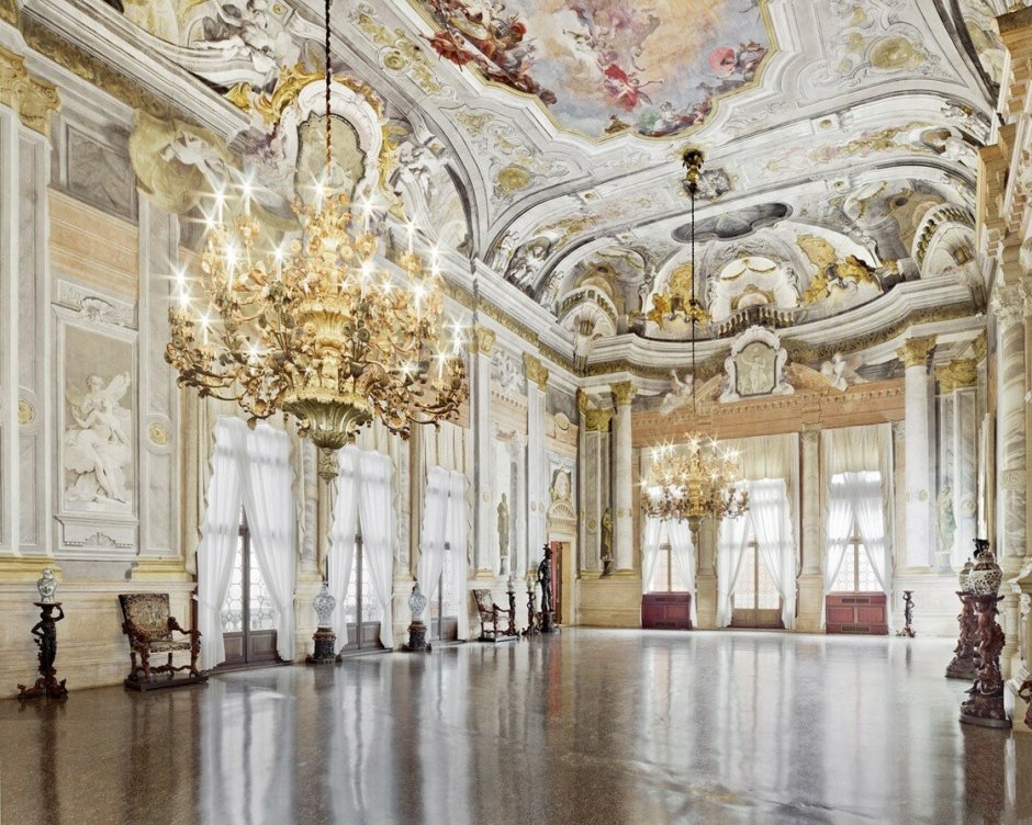 Аничков дворец в Санкт-Петербурге