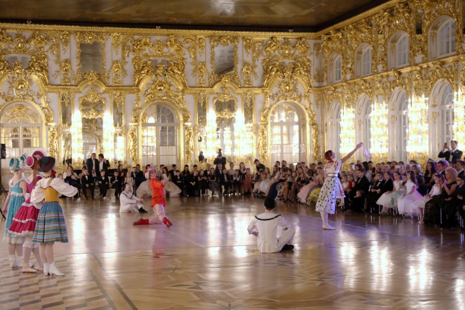 Бенуа декорации к балету Щелкунчик на сцене