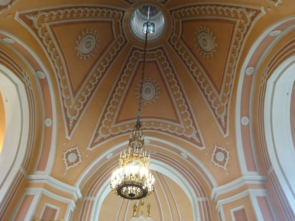 Чесменский дворец лестница