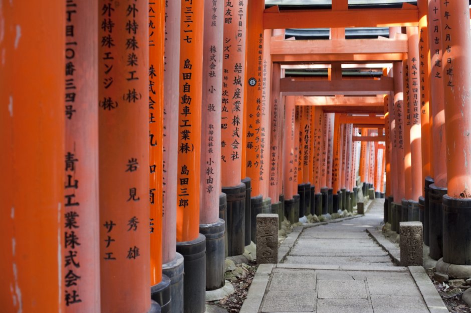 Святилище Фушими Инари ворота тории