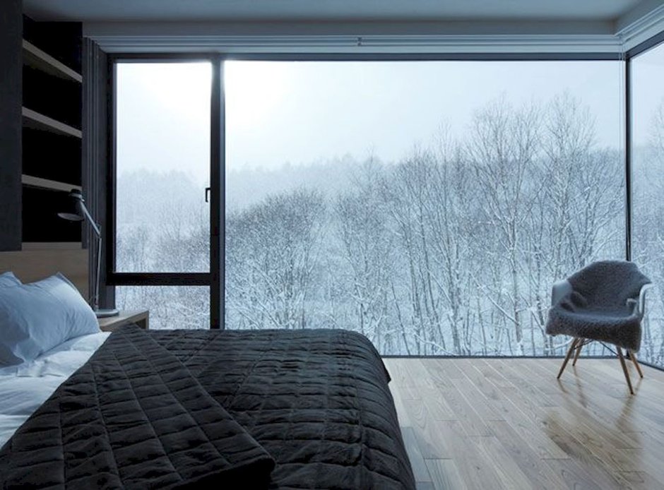 Спальня с панорамными окнами зима