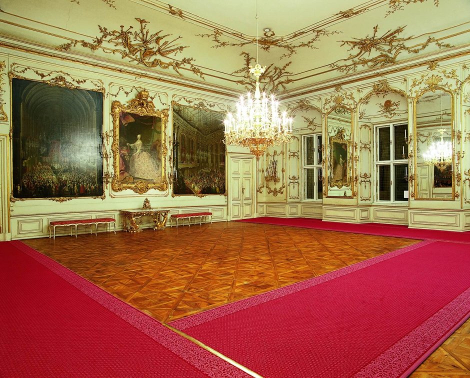 Зеркальный зал во Дворце Шенбрунн