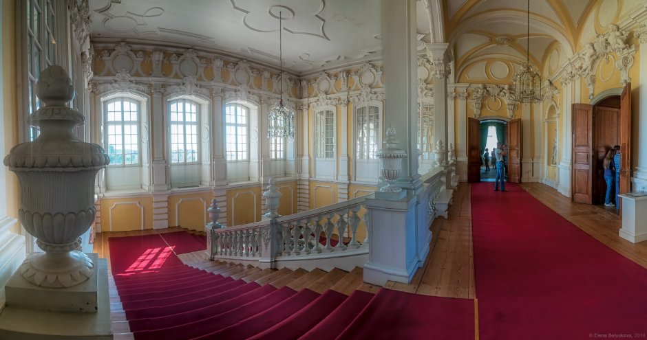 Рундальский дворец внутри