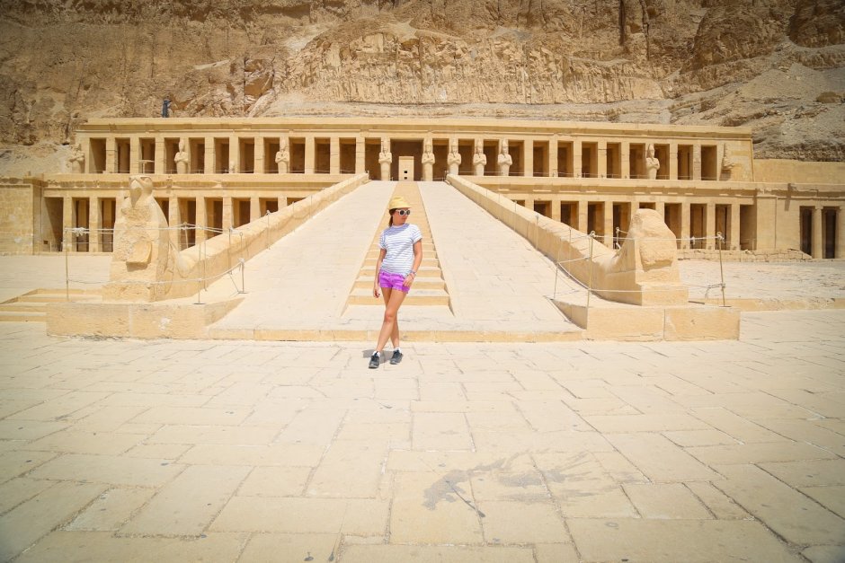 Храм Ментухотепа в Дейр-Эль-бахри