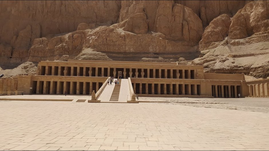 Заупокойный храм Хатшепсут в Дейр-Эль-бахри