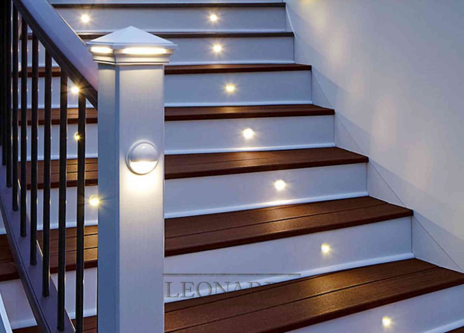 Декоративное освещение лестницы