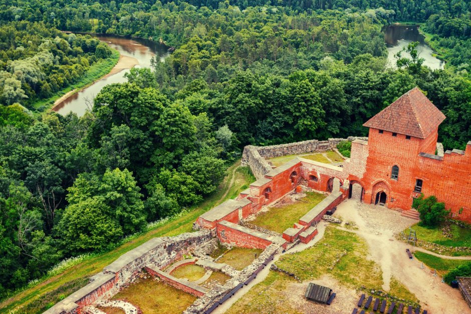 Турайдский замок Латвия национальный парк