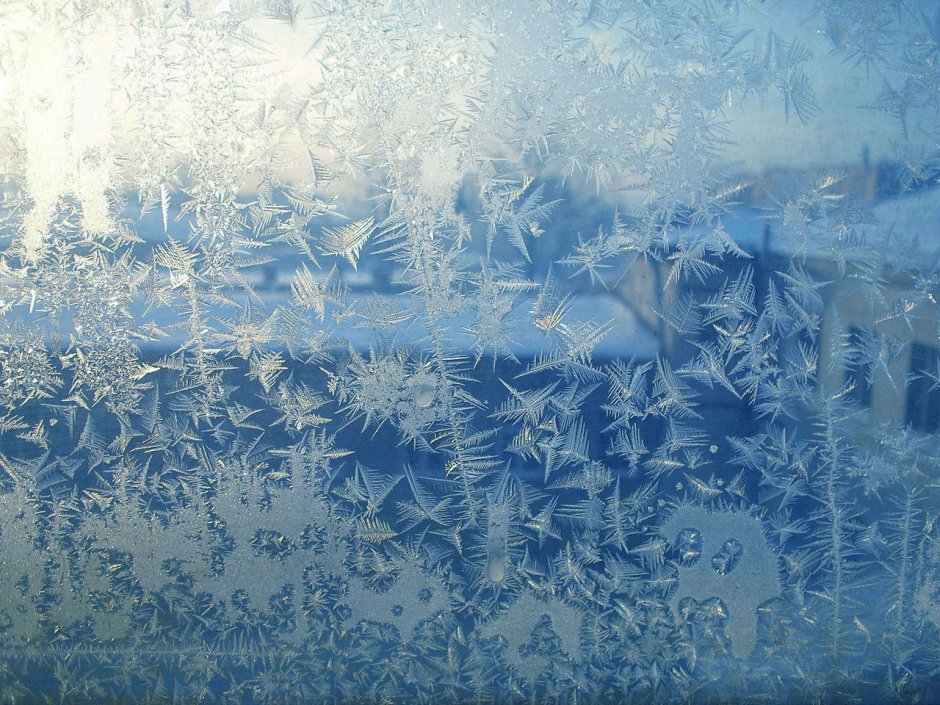Снежинки за окном