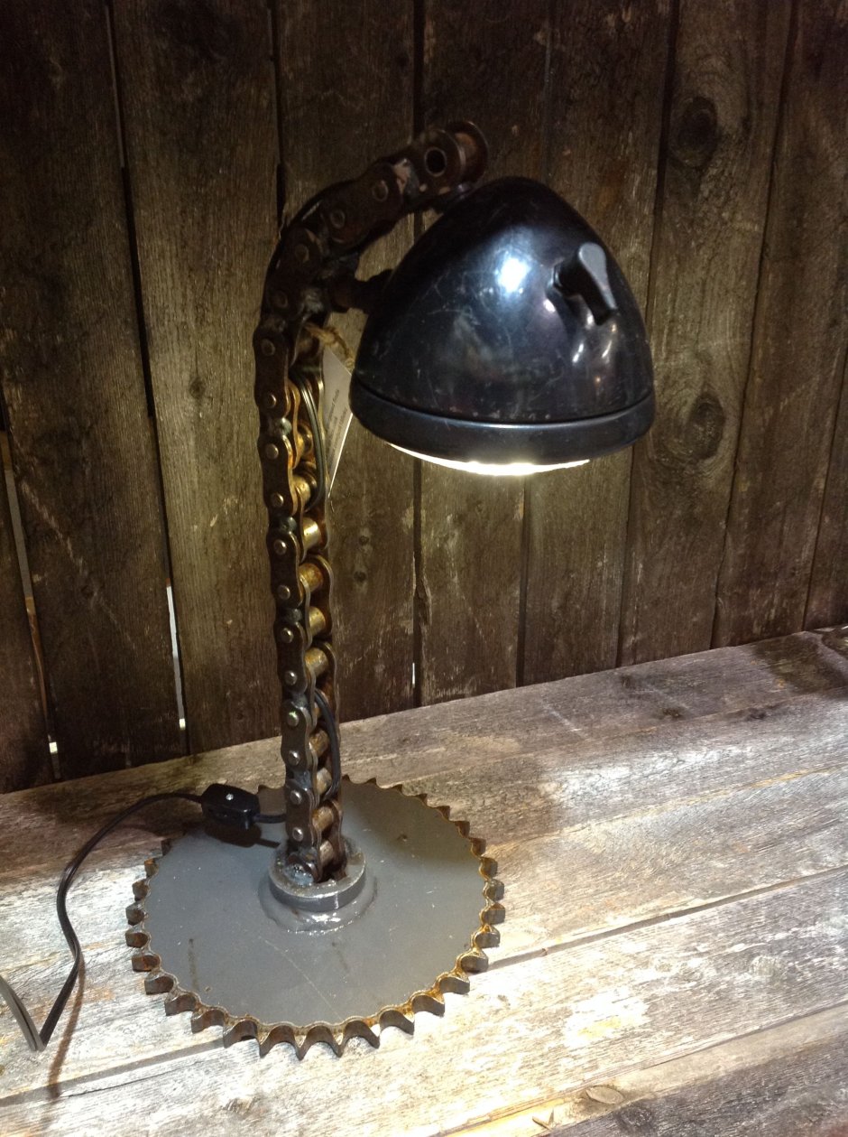 Настольная лампа из фары