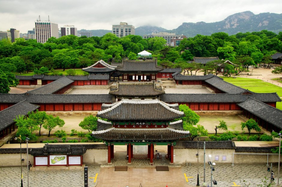 Дворец чхангёнгун в Сеуле