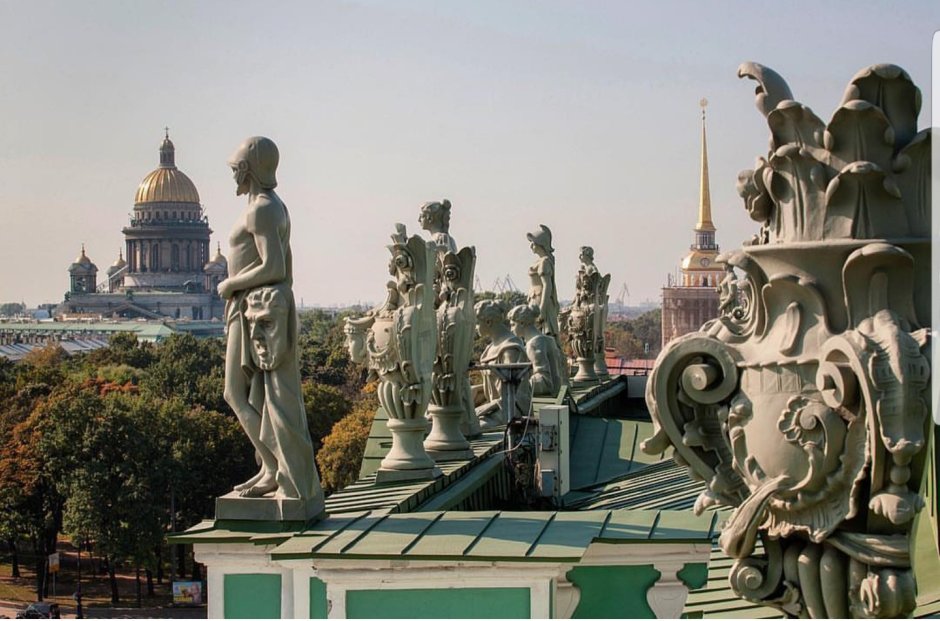 Эрмитаж Санкт-Петербург статуи на крыше