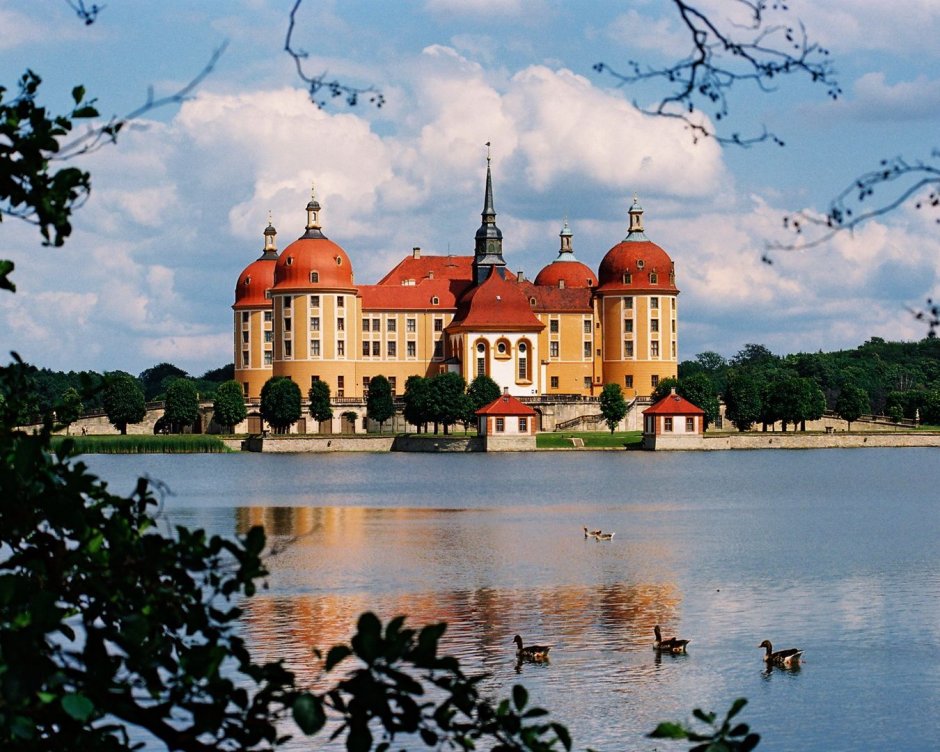 Замок Морицбург внутри
