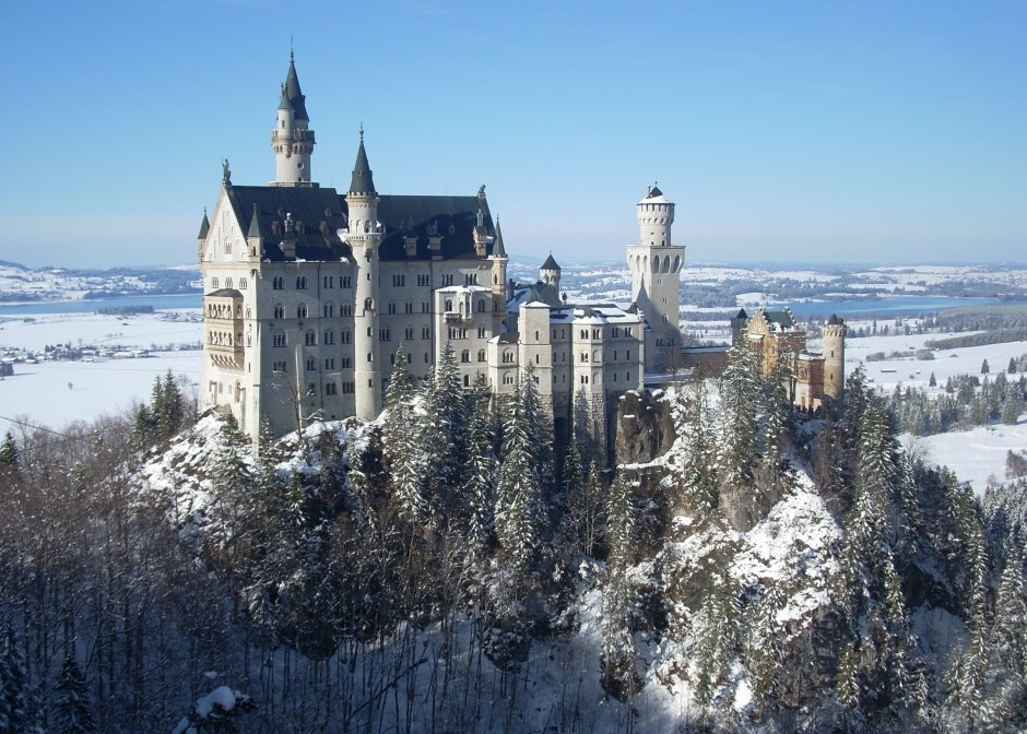 Замок Нойшванштайн Германия зима