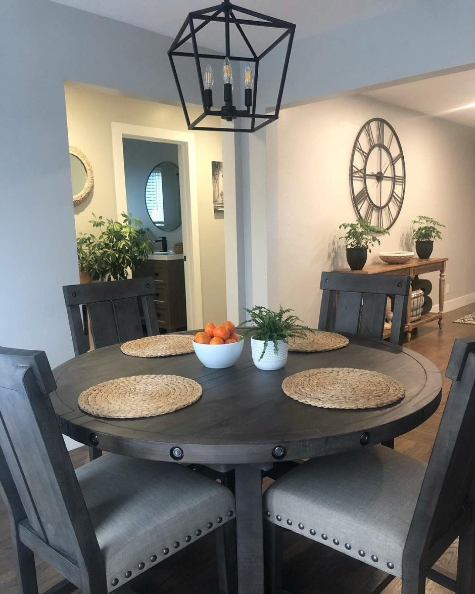 Round Dining Table a482