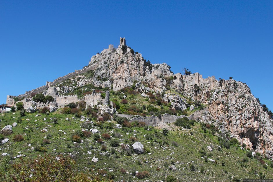 Крепость Святого Иллариона Кипр