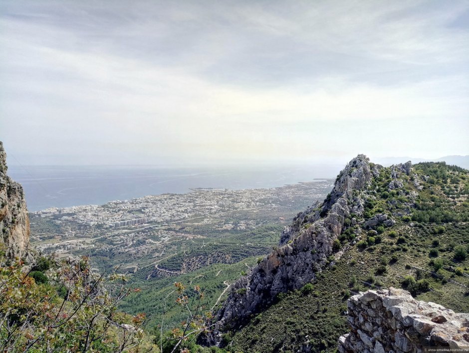 Крепость Святого Иллариона Кипр