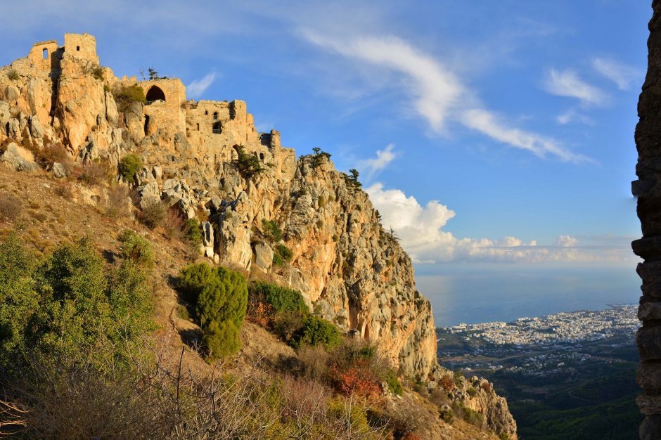 Северный Кипр замок на горе