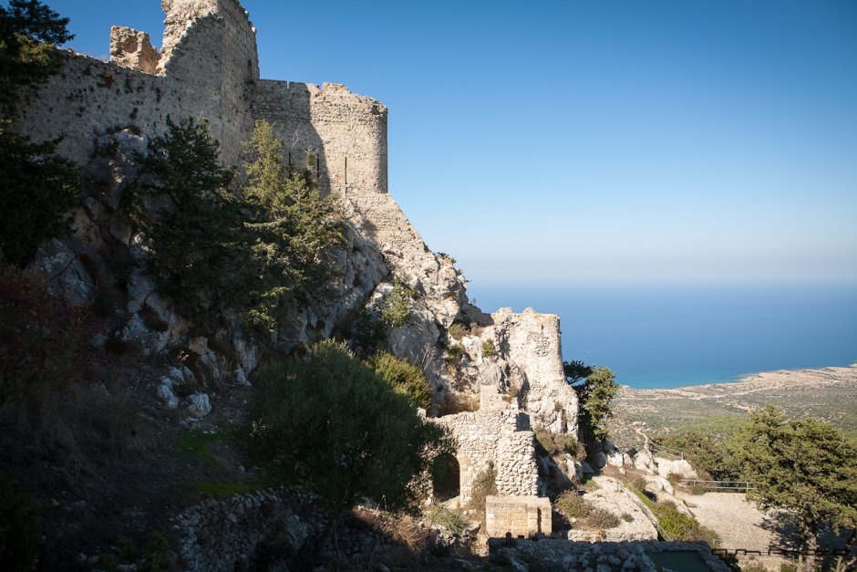Кипр замок Святого Иллариона (Северный Кипр)