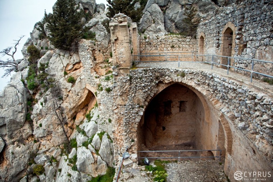 Замок Иллариона на Кипре