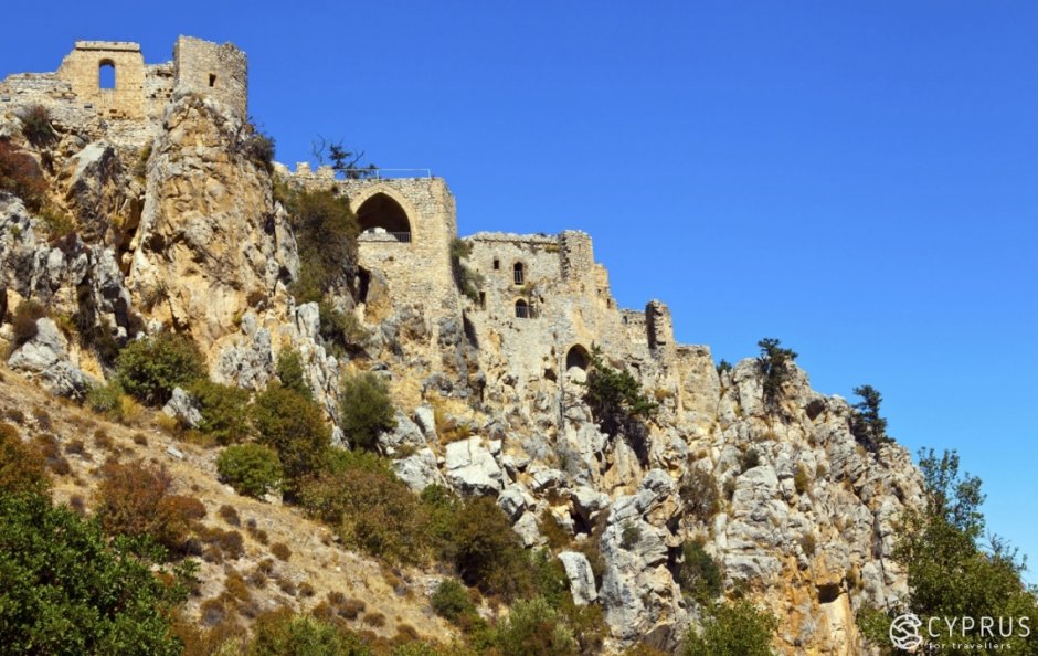 Замок Святого Иллариона внутри Кипр