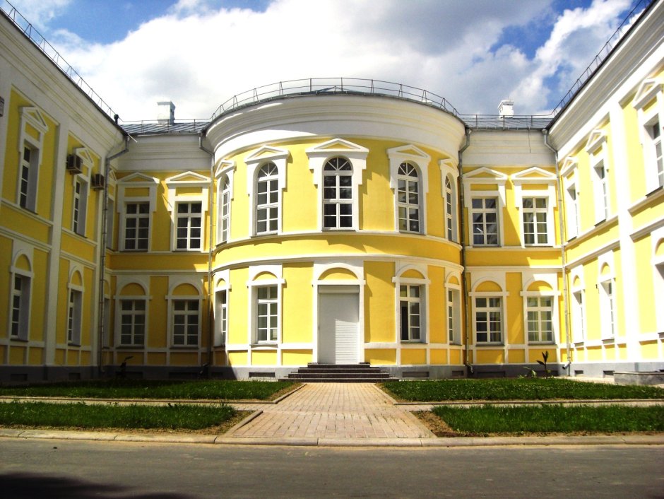 Штандартная Петергофский дворец