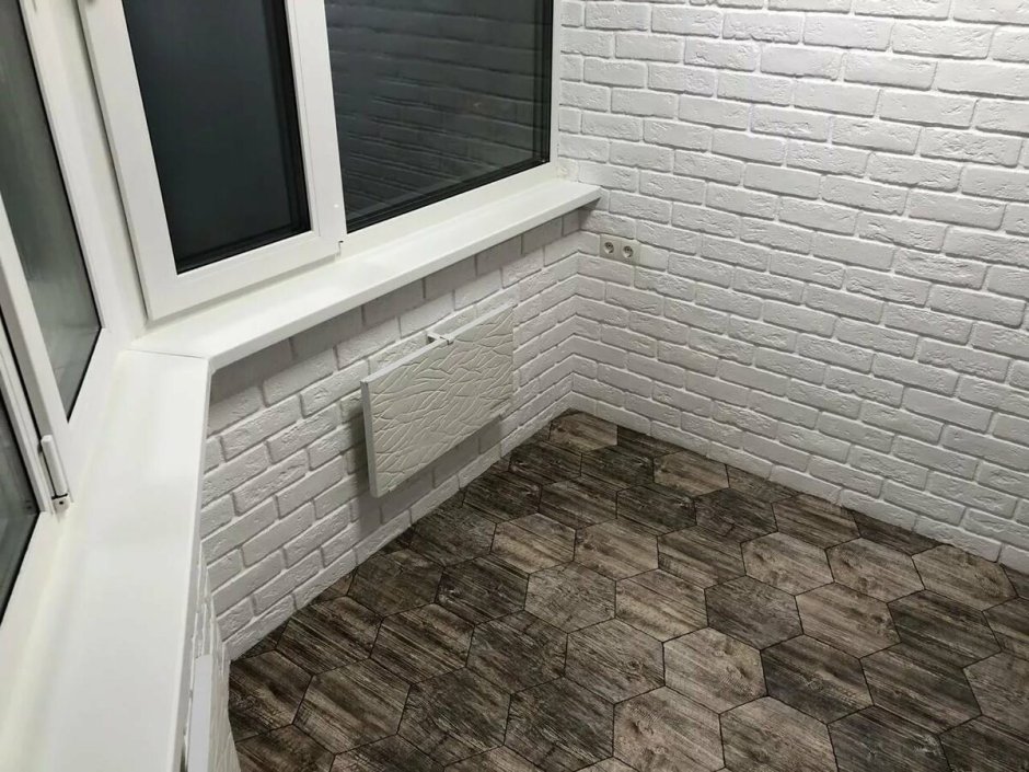 Отделка балкона декоративным камнем